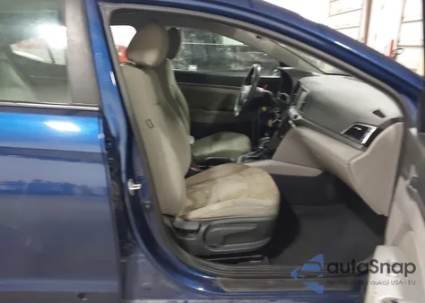 2018 Hyundai Elantra Sel z USA, uszkodzony, nr VIN 5NPD84LF3JH298825